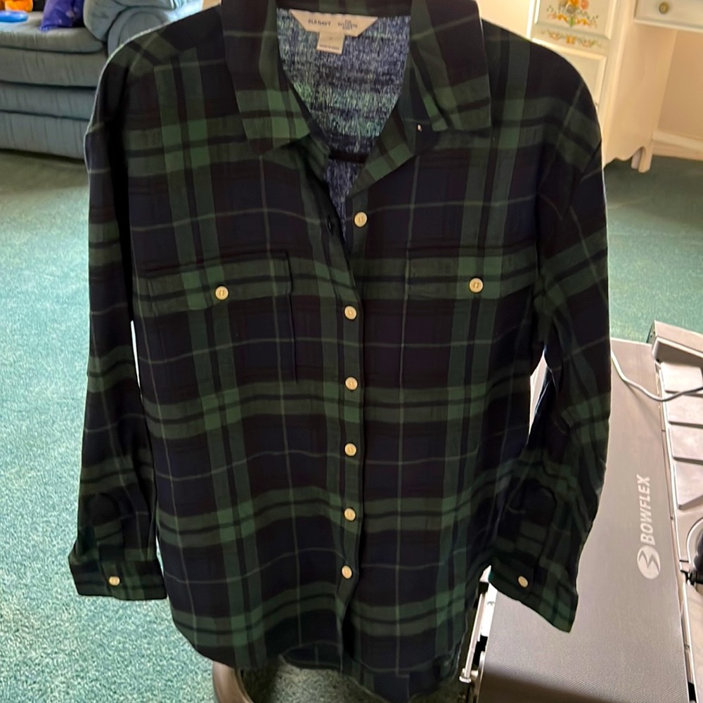 Old Navy blue & green plaid/flannel button down shirt in Medium